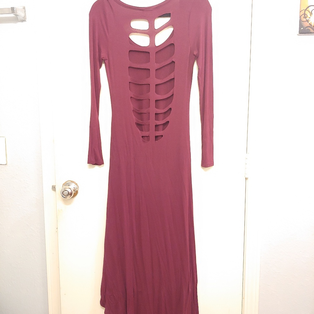 High low burgundy cut out dress 💕